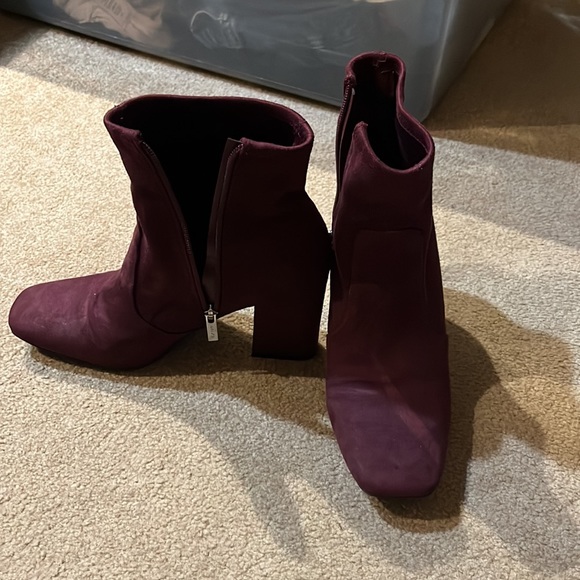 Unida maroon size 9 heeled booties - Picture 2 of 6